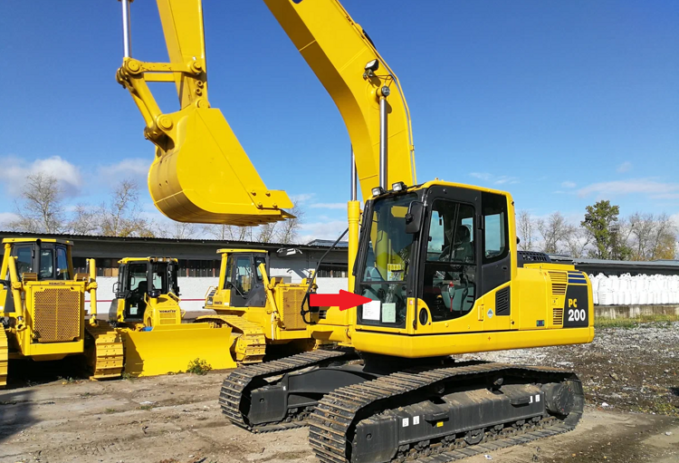 20Y-53-11611 Стекло лобовое нижнее Komatsu PC 200/300/400/ 8-серия